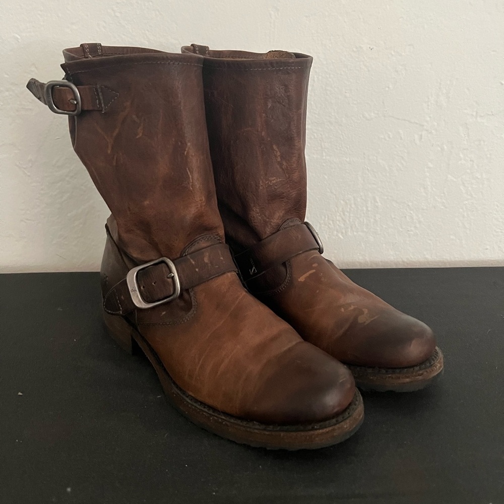Frye- Veronica Short Slouchy Boot in Stone(Tonara) size 7